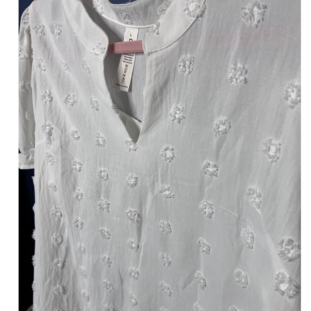 Bobeau White Textured Swiss Dot Blouse Short Sleeve Split Neck Size L - Picture 5 of 6